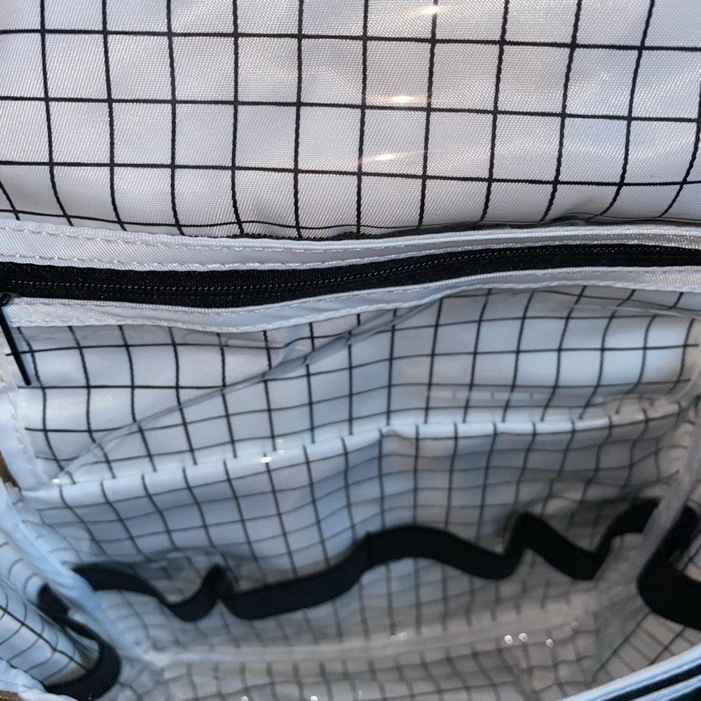 Toiletry Bag - Picture 4 of 4